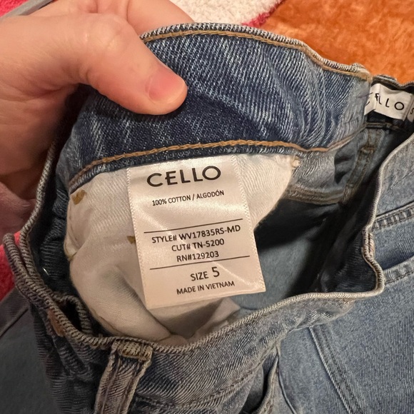 Cello Jeans | Distressed Jeans | Size 5 Cello Jeans | High Rise Dad Jean - Picture 10 of 11